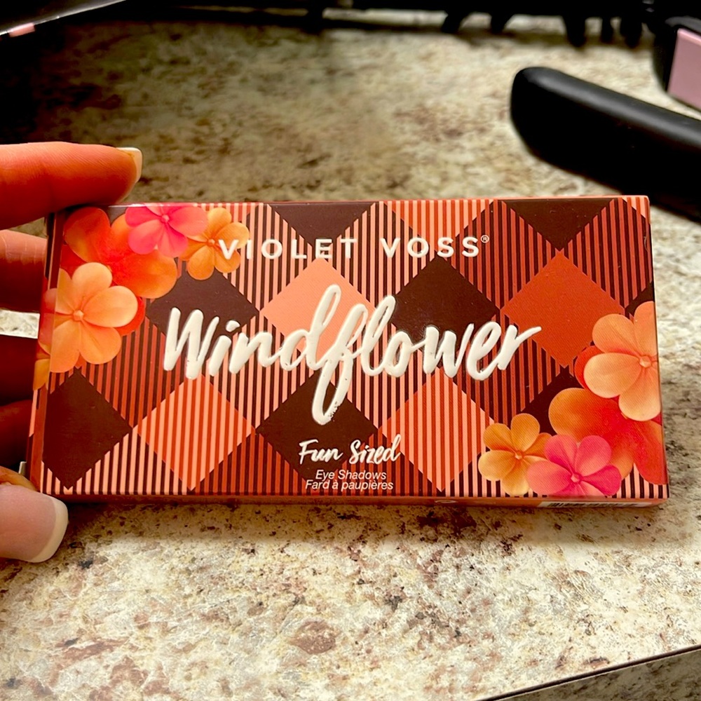 Violet Voss Windflower eyeshadow